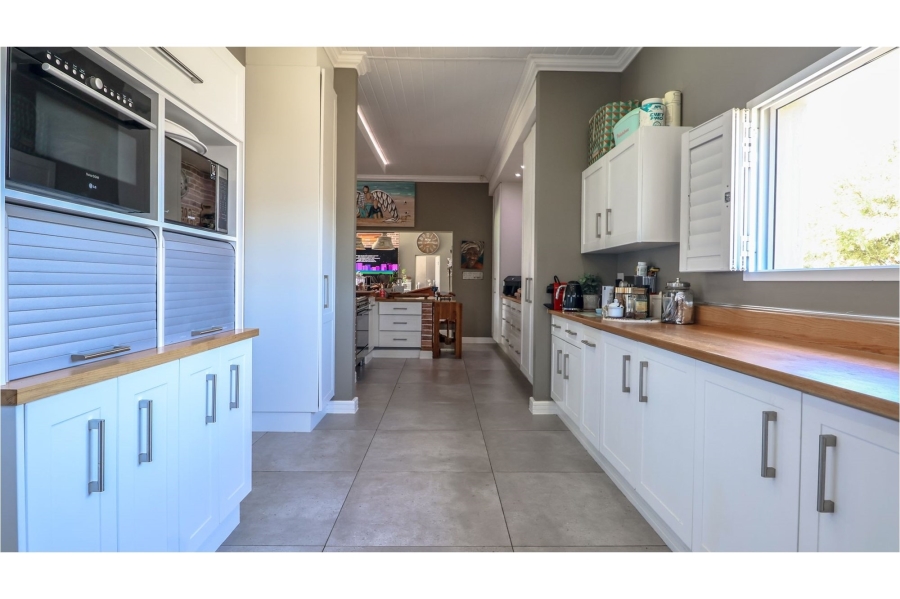 5 Bedroom Property for Sale in Num Num Cape Estate Western Cape
